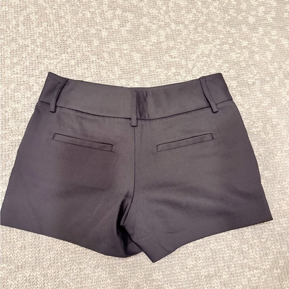 Alice + Olivia Black Women's Shorts - Picture 2 of 3